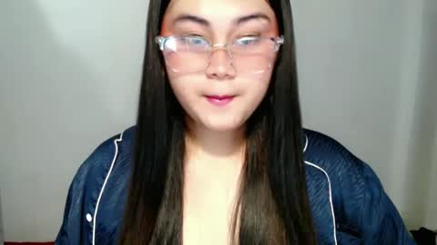 Snapshot of lorenpage_love chatting on February 25, 6:14 am LOREN online show from February 25, 6:14 am
