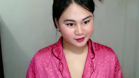 Snapshot of lorenpage_love chatting on March 8, 7:49 am LOREN online show from March 8, 7:49 am
