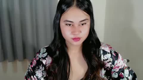 Snapshot of lorenpage_love chatting on March 12, 6:18 am LOREN online show from March 12, 6:18 am