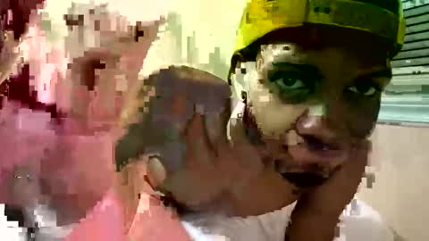 Snapshot of lorenzo17a chatting on December 26, 1:40 am lorenzo17a online show from December 26, 1:40 am