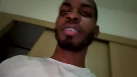 Snapshot of lorenzo17a chatting on December 29, 2:06 am lorenzo17a online show from December 29, 2:06 am