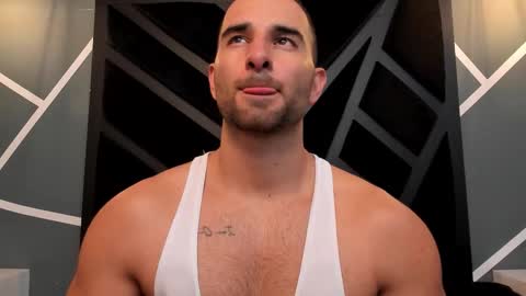  L O R E N Z O  Thumbs Up help  online show from December 16, 6:02 pm