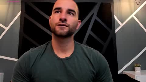  L O R E N Z O  Thumbs Up help  online show from December 19, 4:03 pm