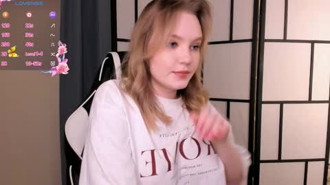 Snapshot of lorettacarnley chatting on January 30, 7:15 pm Alice online show from January 30, 7:15 pm
