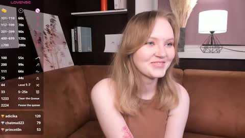 Snapshot of lorettacarnley chatting on February 25, 10:29 pm Alice online show from February 25, 10:29 pm