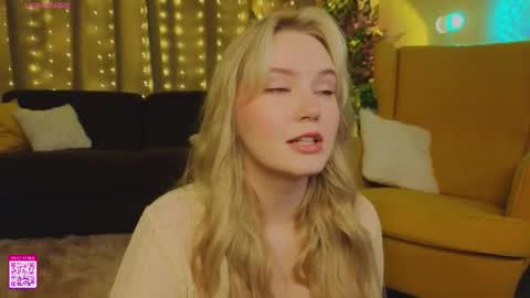 Snapshot of lorettacarnley chatting on September 18, 7:05 pm Alice online show from September 18, 7:05 pm