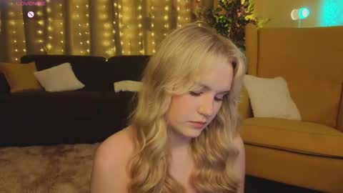 Snapshot of lorettacarnley chatting on September 23, 7:17 pm Alice online show from September 23, 7:17 pm