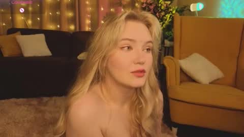 Snapshot of lorettacarnley chatting on September 25, 9:07 pm Alice online show from September 25, 9:07 pm