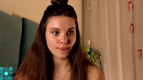 Chloe for Fan BlackHole online show from February 15, 5:20 pm