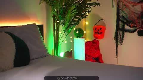 LoretteLorena online show from October 25, 5:15 am