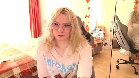 Lori -----------------------------------    online show from October 2, 1:40 pm
