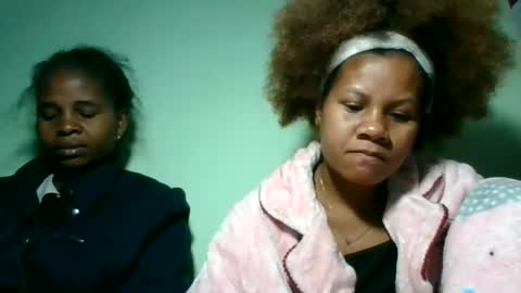 lorienne98 online show from June 16, 2:47 am