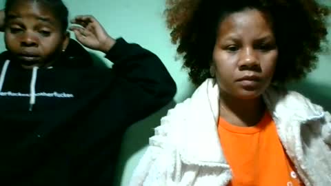 lorienne98 online show from June 19, 11:41 pm