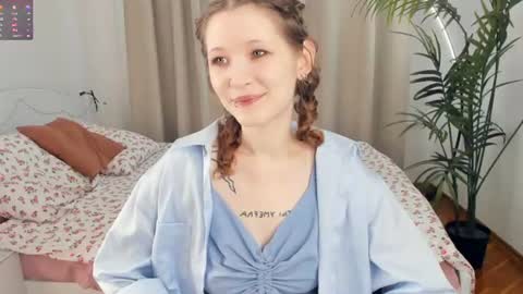 Snapshot of lorineponter chatting on June 12, 7:29 am Ronny online show from June 12, 7:29 am