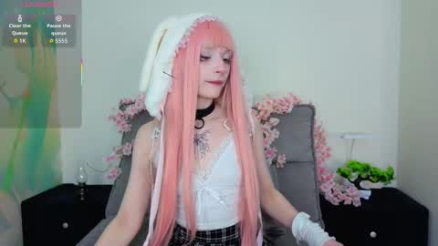 Snapshot of lornafletcher chatting on September 17, 8:27 am Ivy online show from September 17, 8:27 am