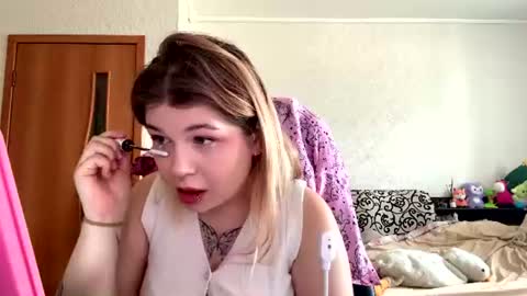 Snapshot of lorrainepurkiss chatting on July 22, 3:31 am Stasha online show from July 22, 3:31 am