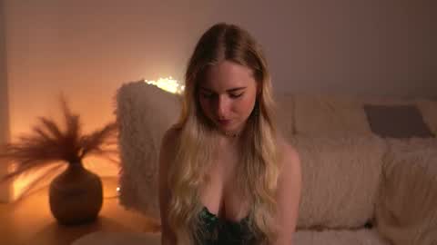 Lorrie online show from March 17, 9:34 am