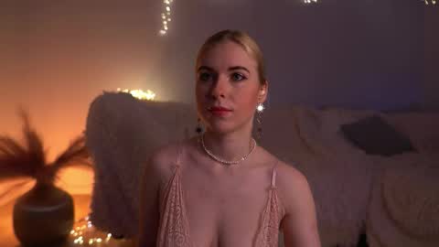 Lorrie online show from March 22, 10:51 am