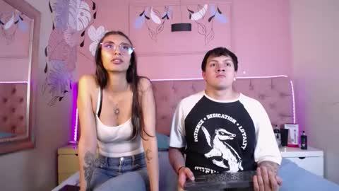 Snapshot of los_inquietos chatting on December 17, 8:37 pm Los inquietos online show from December 17, 8:37 pm