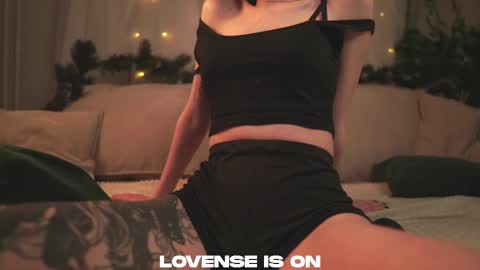 Snapshot of lost_mymind chatting on January 16, 2:10 pm Jess online show from January 16, 2:10 pm