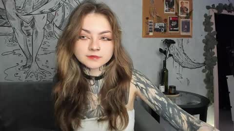 Snapshot of lostallice chatting on November 24, 4:23 am lostallice online show from November 24, 4:23 am