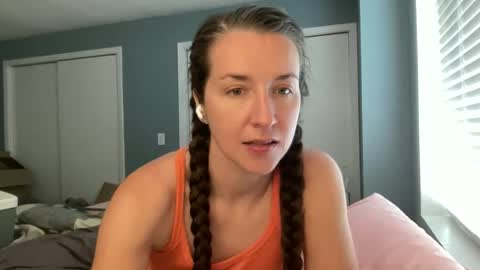 lothlori online show from April 5, 3:09 pm