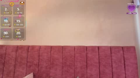 Snapshot of lou_22_ chatting on June 19, 12:31 pm Lou online show from June 19, 12:31 pm