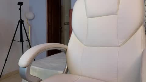  Lou Rosse  online show from December 19, 8:34 pm