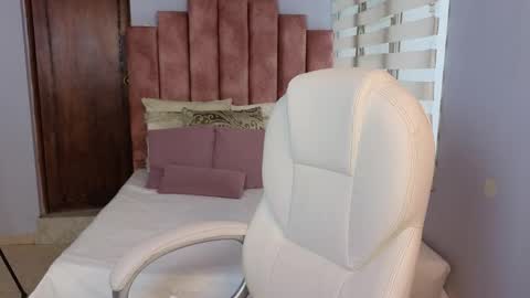  Lou Rosse  online show from February 25, 7:58 pm