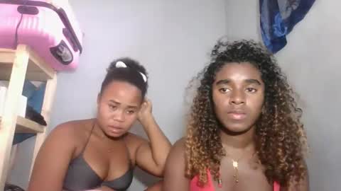 Snapshot of louane98 chatting on February 6, 9:23 am louane98 online show from February 6, 9:23 am