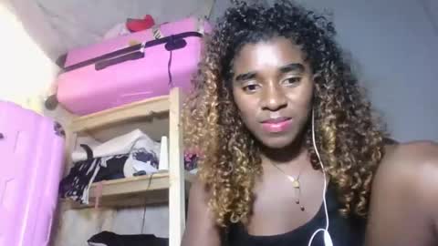 Snapshot of louane98 chatting on February 6, 9:40 pm louane98 online show from February 6, 9:40 pm