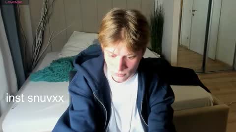 Snapshot of louie_evans chatting on November 2, 8:22 pm louie_evans online show from November 2, 8:22 pm