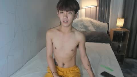 Snapshot of louieismy_name chatting on December 9, 1:18 am ignot ursh online show from December 9, 1:18 am