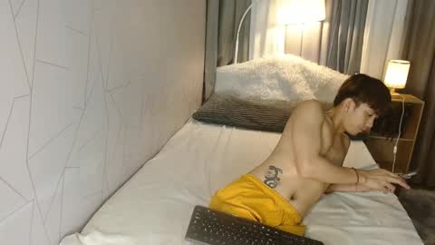 Snapshot of louieismy_name chatting on December 9, 4:23 am ignot ursh online show from December 9, 4:23 am