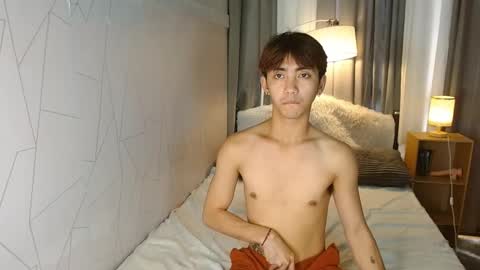 Snapshot of louieismy_name chatting on December 12, 5:10 am ignot ursh online show from December 12, 5:10 am