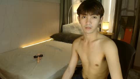 Snapshot of louieismy_name chatting on December 13, 3:05 am ignot ursh online show from December 13, 3:05 am