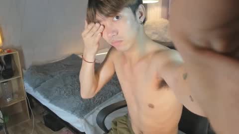 Snapshot of louieismy_name chatting on December 27, 2:25 am ignot ursh online show from December 27, 2:25 am
