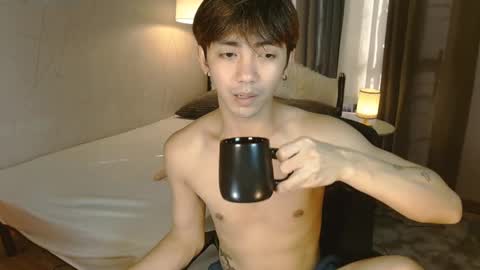Snapshot of louieismy_name chatting on December 31, 1:04 am ignot ursh online show from December 31, 1:04 am