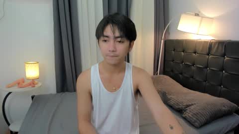 Snapshot of louieismy_name chatting on October 3, 5:59 am ignot ursh online show from October 3, 5:59 am