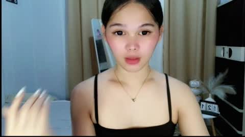 Snapshot of louilalicious chatting on June 22, 12:35 am louilalicious online show from June 22, 12:35 am