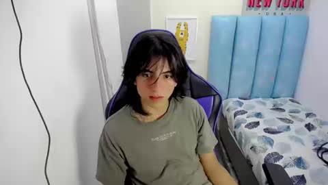 louis_baltazar online show from September 17, 1:13 pm