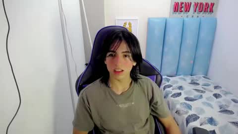 louis_baltazar online show from September 18, 3:58 pm