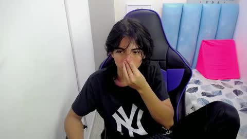 louis_baltazar online show from October 2, 12:45 pm