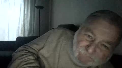 louis_chokdee online show from December 6, 3:00 pm