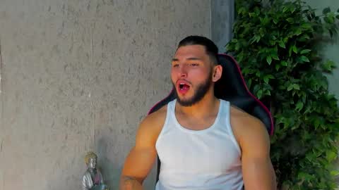 Snapshot of louis_connor chatting on November 15, 12:30 am Louis online show from November 15, 12:30 am