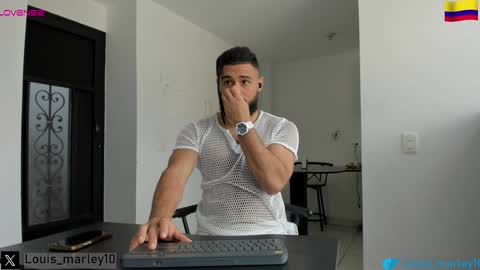 louis_marley_ online show from December 5, 6:00 pm
