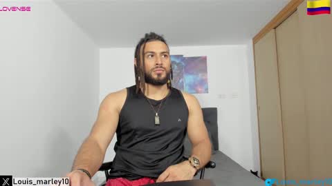 louis_marley_ online show from February 10, 11:45 pm