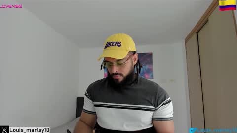 louis_marley_ online show from October 28, 4:09 pm