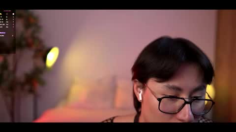 Snapshot of louis_zh chatting on February 8, 2:26 am Louis online show from February 8, 2:26 am