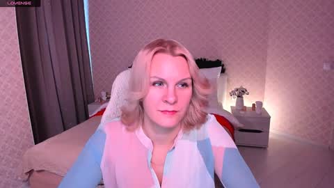 Snapshot of louisa_bay chatting on January 3, 8:00 am Louisa online show from January 3, 8:00 am